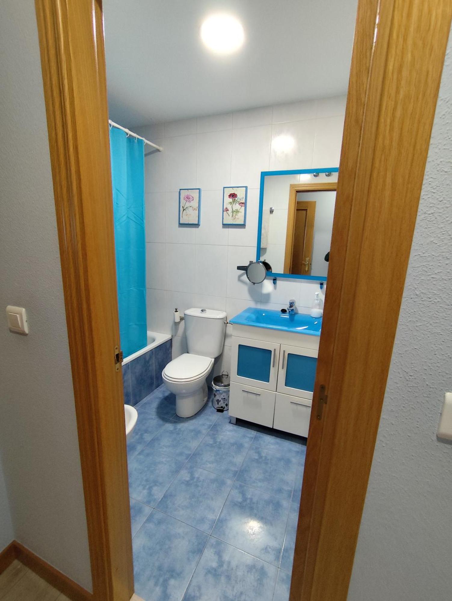 Apartamento De Tres Dormitorios Con Garaje Y Todos Los Servicios Cerca Burgos Luaran gambar